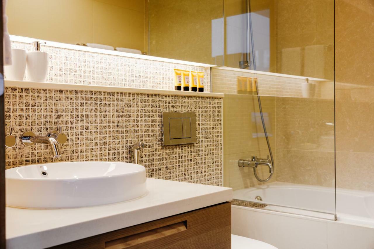 Fantastay - Downtown Dubai Ngoại thất bức ảnh